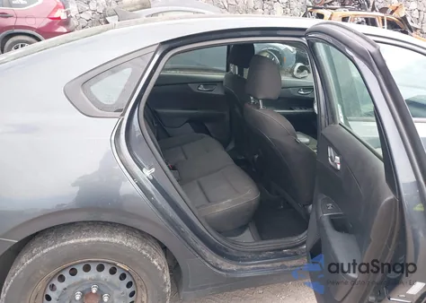 2021 Kia Forte Fe z USA, uszkodzony, nr VIN 3KPF24ADXME314782